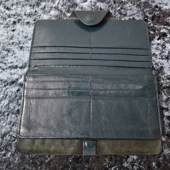 Clarks dark green leather wallet - Picture 2 of 8
